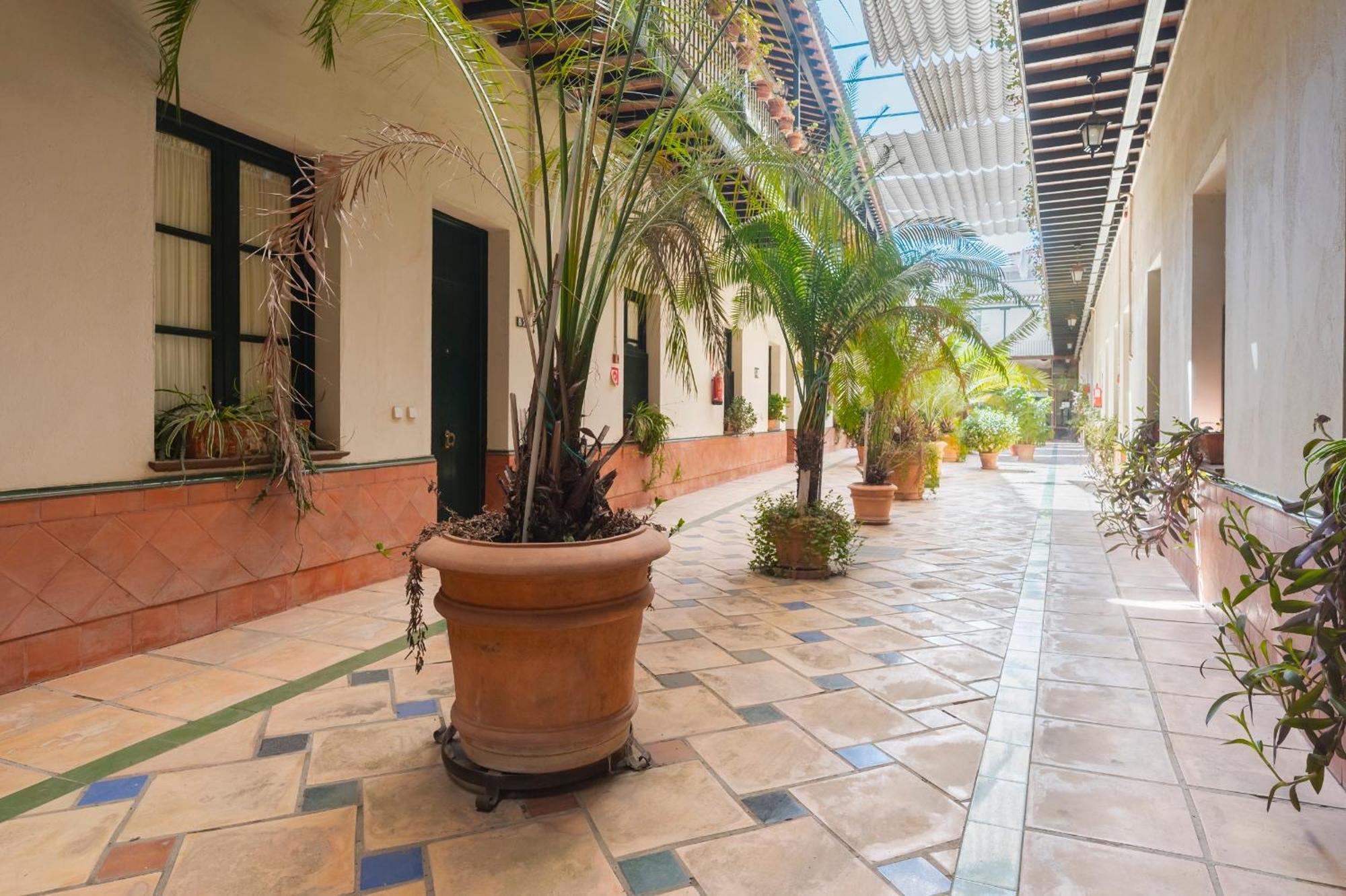 Avanti Cartuja Siviglia Esterno foto