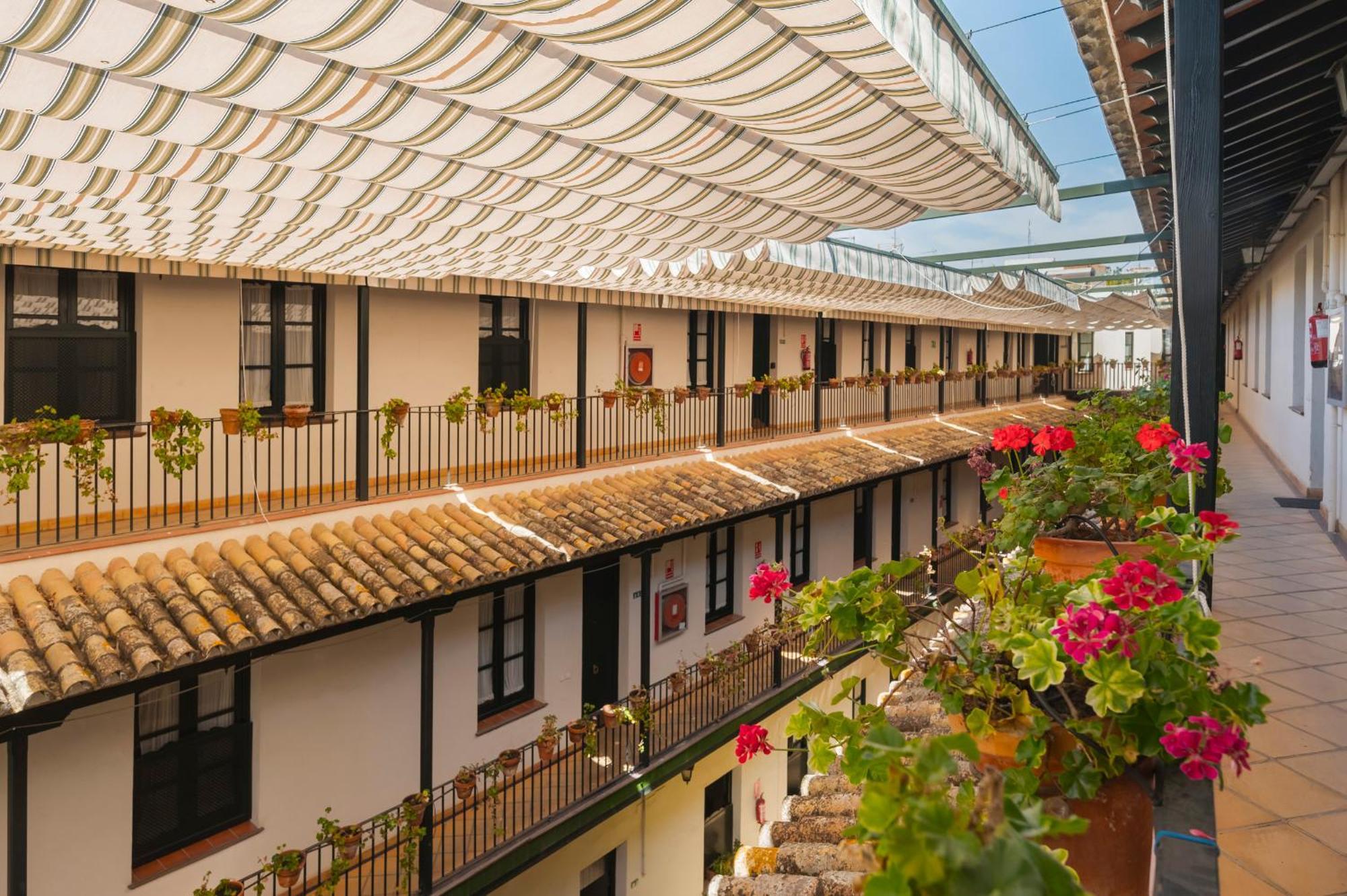 Avanti Cartuja Siviglia Esterno foto
